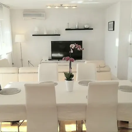 Brankica 150m2 Sea View *